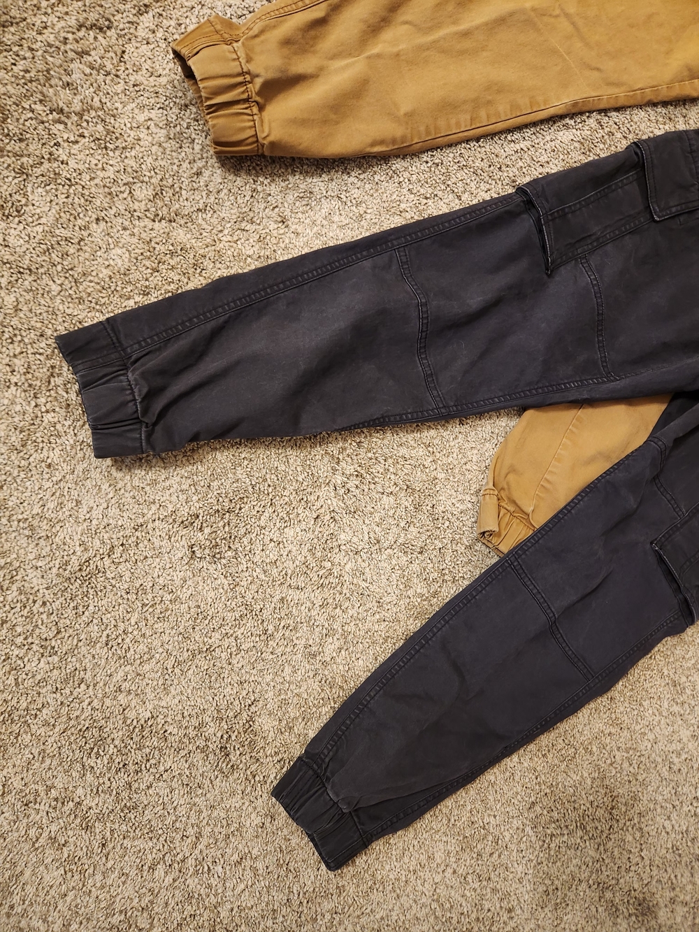 Old Navy Men's Modern Jogger Pants. Small. - Picture 6 of 7